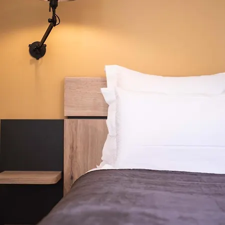 Hotel Logis Le Saint Pierre 3*