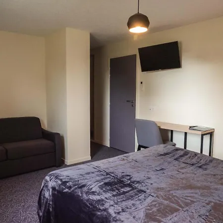 Logis Le Saint Pierre Hotel 3*