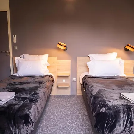 Logis Le Saint Pierre Hotel Moncoutant