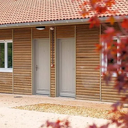 Logis Le Saint Pierre 3* 몽카우턴트